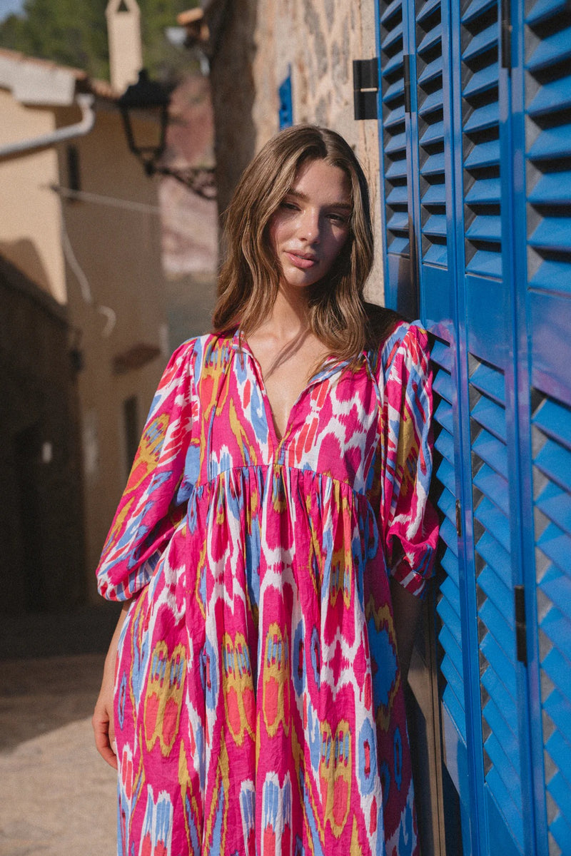 Women casual multicolor dress outdoor look
