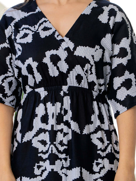 Women casual black printed dress outdoor look
