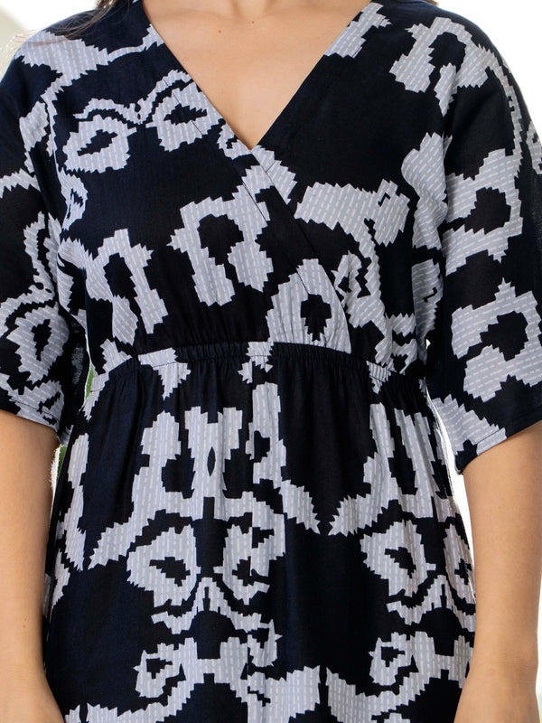 Women casual black printed dress outdoor look
