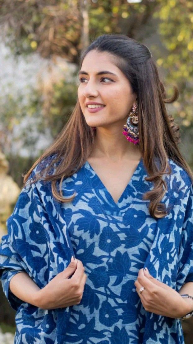 Women Blue Viscose Rayon Kurta Set for Daily & Festive Wear