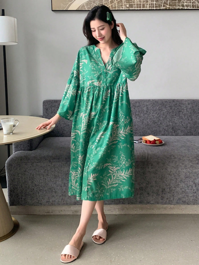 Women Green Printed Midi Dress Front