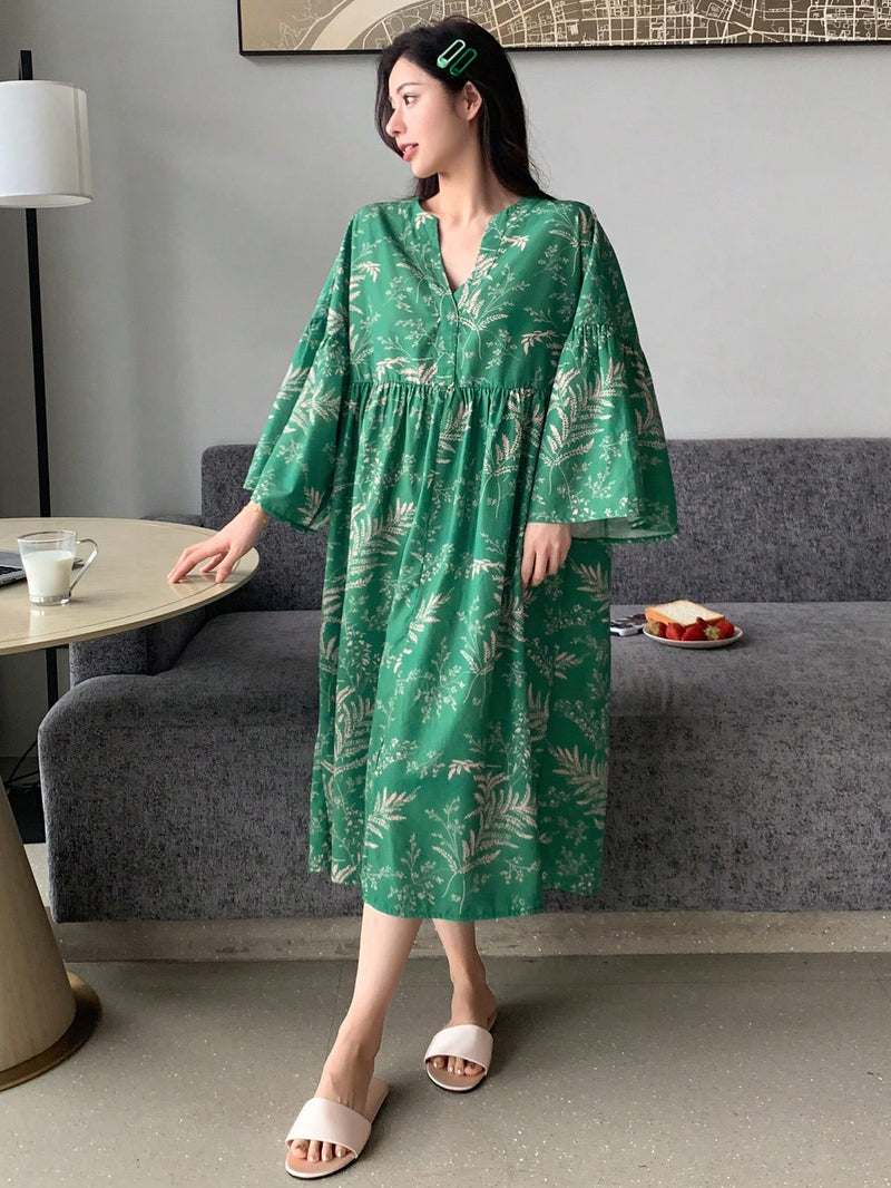 Women Green Printed Midi Dress front image